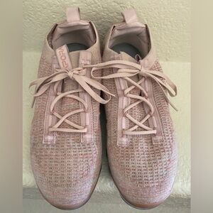 Womens nike sneakers.